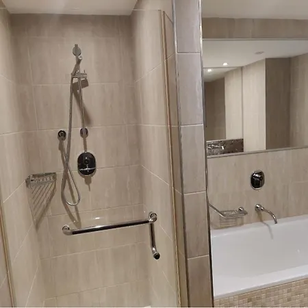 Two Bedroom Apartment With A Communal Pool At Aphrodite Hills Appartement