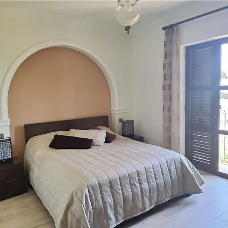 Two Bedroom Apartment With A Communal Pool At Aphrodite Hills Appartement Kouklia