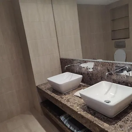 Two Bedroom Apartment With A Communal Pool At Aphrodite Hills Appartement *